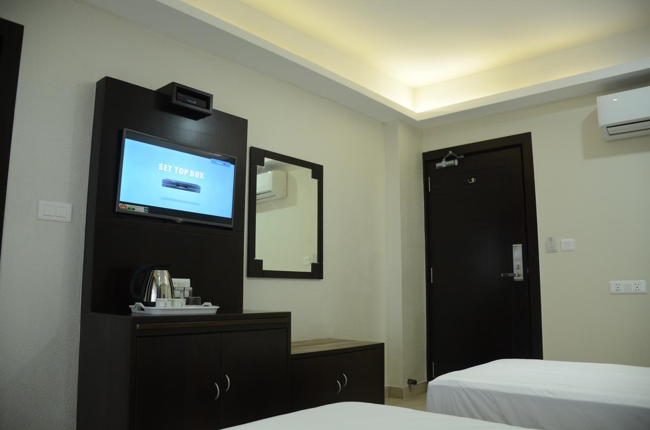 Blue Bay Resort Puri Buitenkant foto