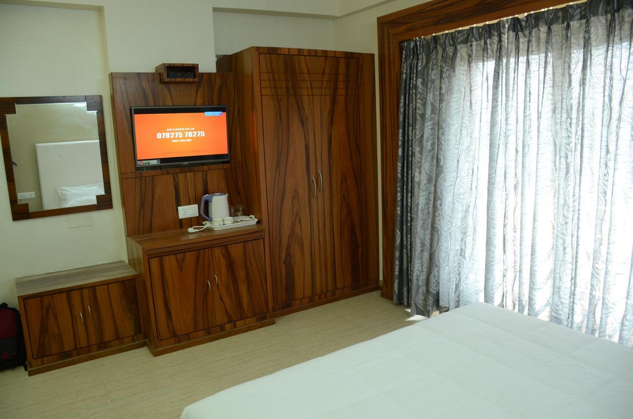 Blue Bay Resort Puri Buitenkant foto
