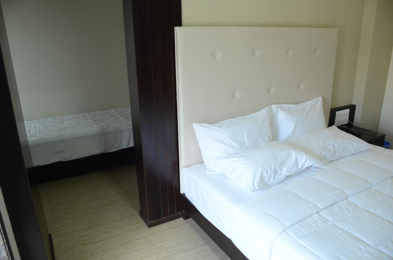 Blue Bay Resort Puri Buitenkant foto