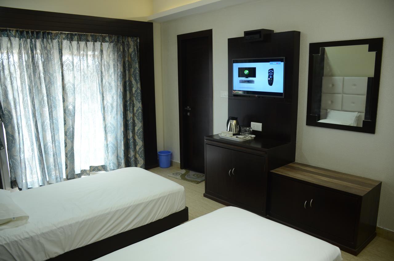 Blue Bay Resort Puri Buitenkant foto