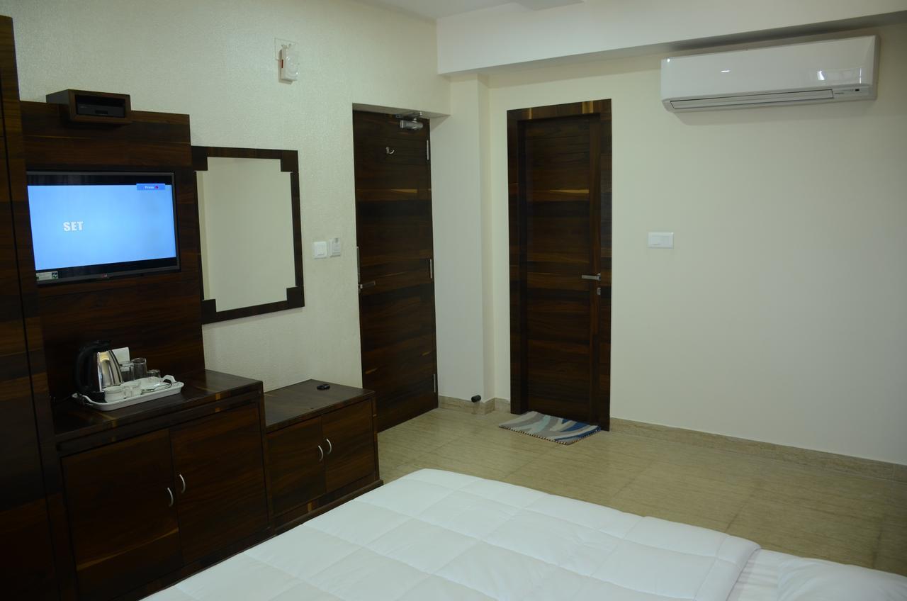 Blue Bay Resort Puri Buitenkant foto