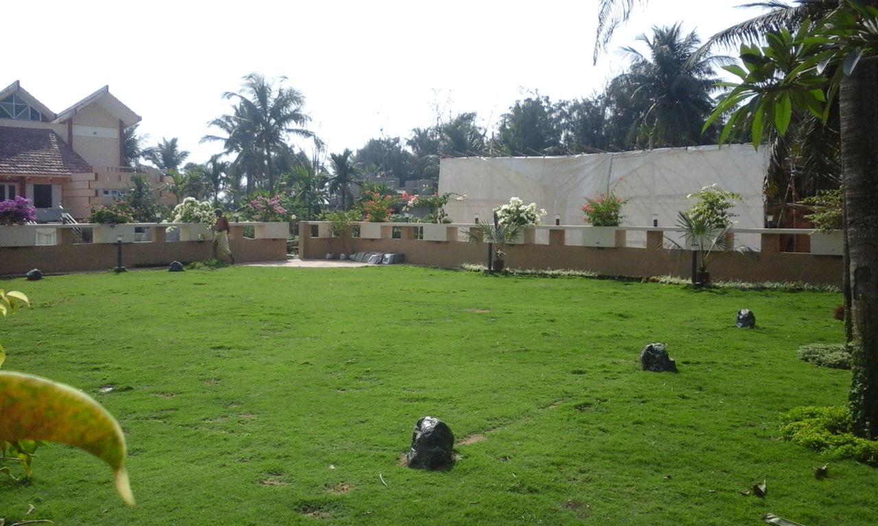 Blue Bay Resort Puri Buitenkant foto