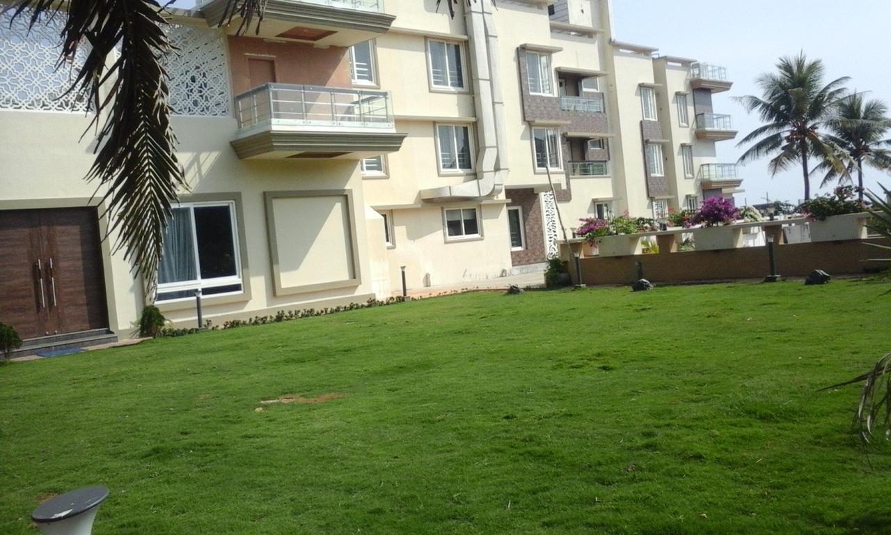Blue Bay Resort Puri Buitenkant foto