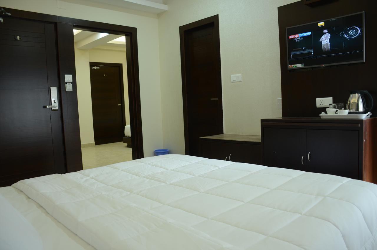 Blue Bay Resort Puri Buitenkant foto